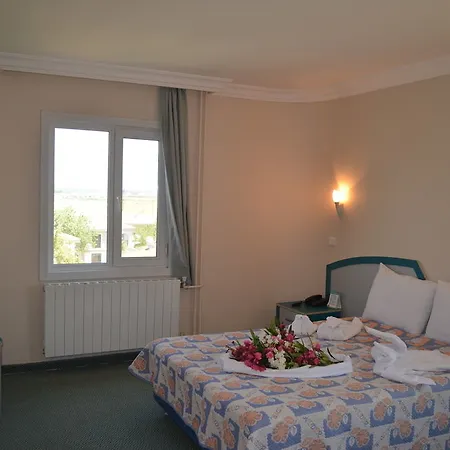 Alder Hotel Ayvalı